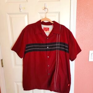 Woody's Retro Lounge Button-down